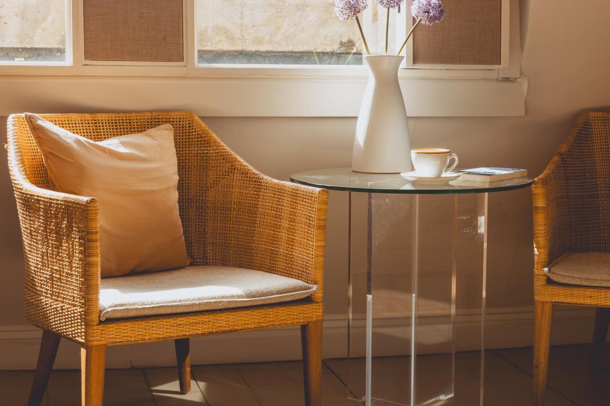 No 15 By Guesthouse, Bath Exterior foto A table made of acrylic