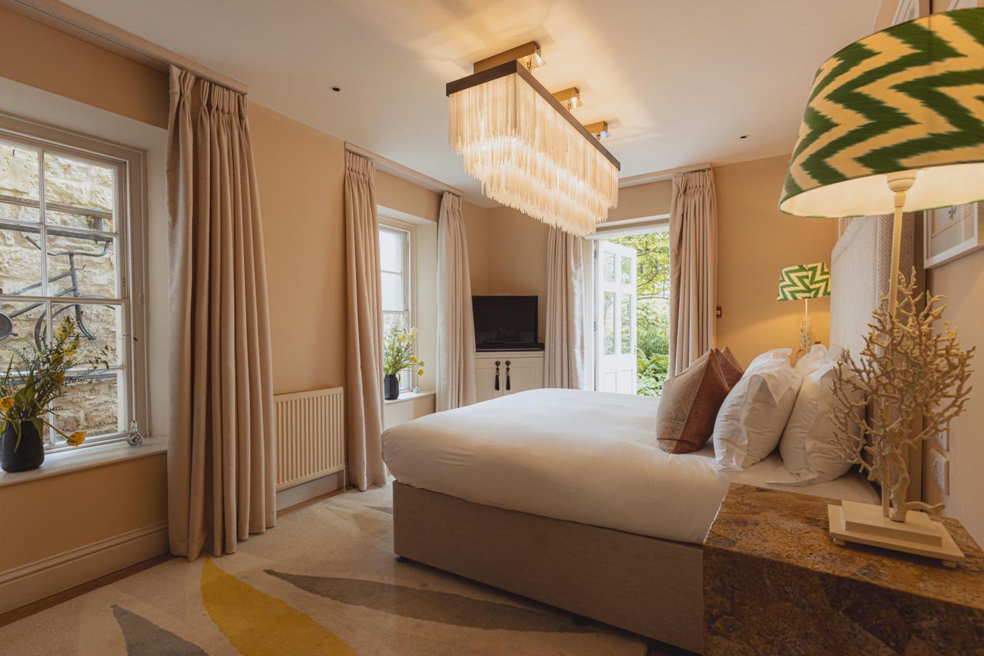 No 15 By Guesthouse, Bath Exterior foto A bedroom at The Old Bank