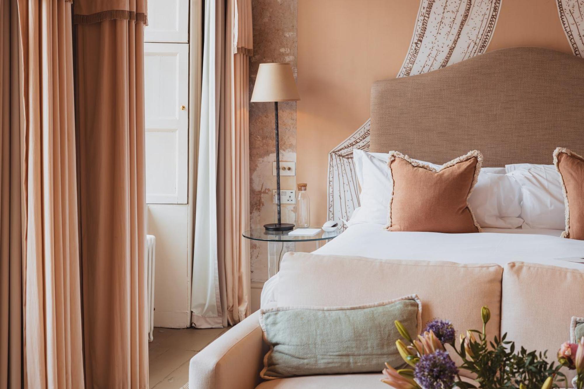 No 15 By Guesthouse, Bath Exterior foto A bedroom at The Mitre
