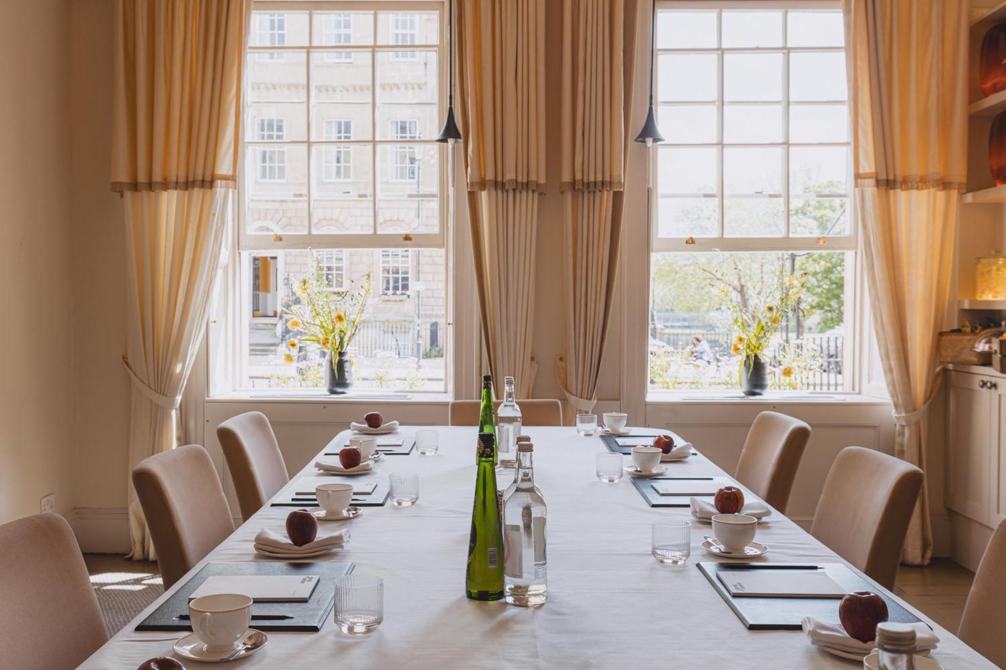 No 15 By Guesthouse, Bath Exterior foto The boardroom at the hotel
