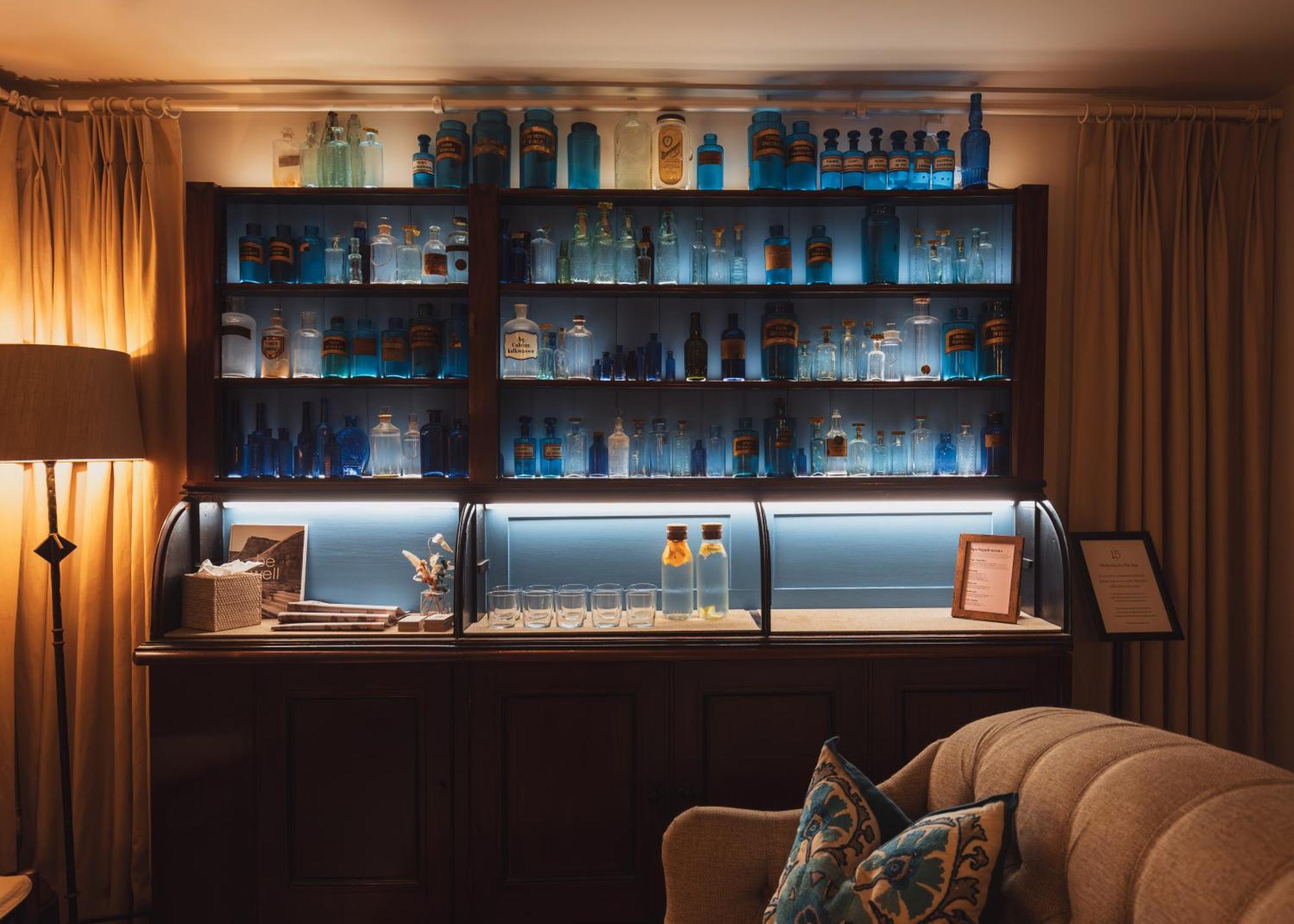 No 15 By Guesthouse, Bath Exterior foto The bar at the 2019 edition of the G7 summit