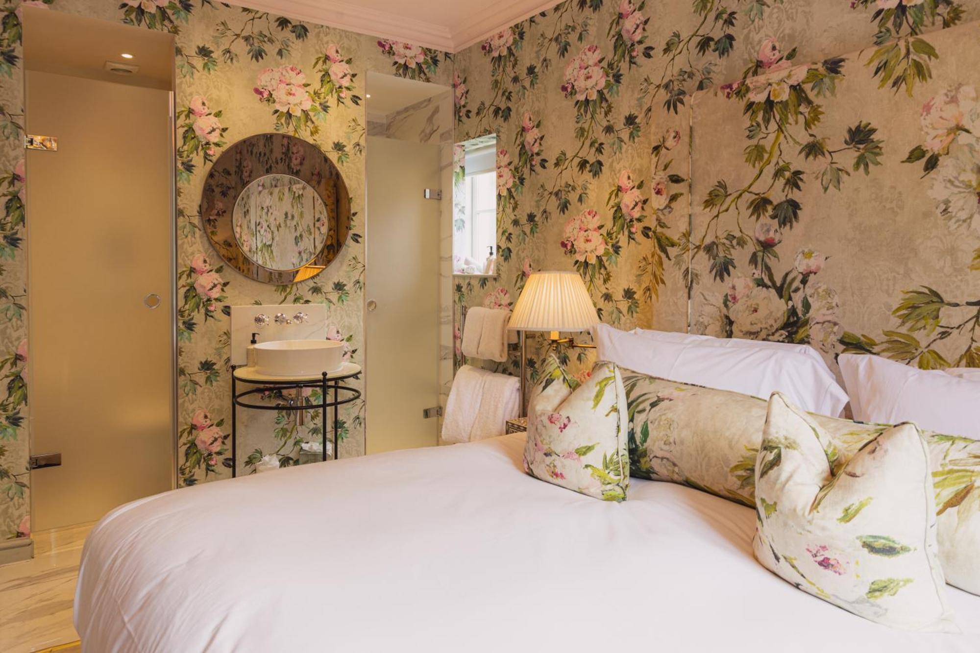 No 15 By Guesthouse, Bath Exterior foto A bedroom at The Old parsonage